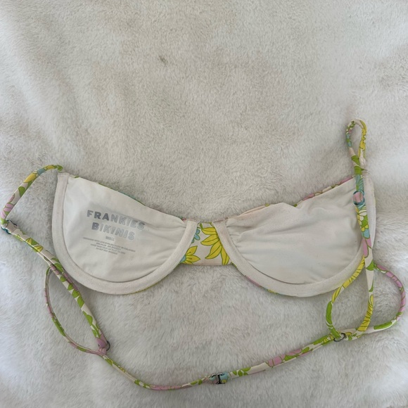 Frankie’s Bikinis top! - Picture 2 of 3